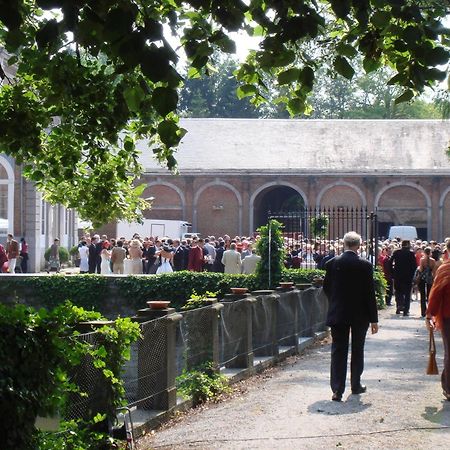 Chateau De Vierset Hotel Bagian luar foto