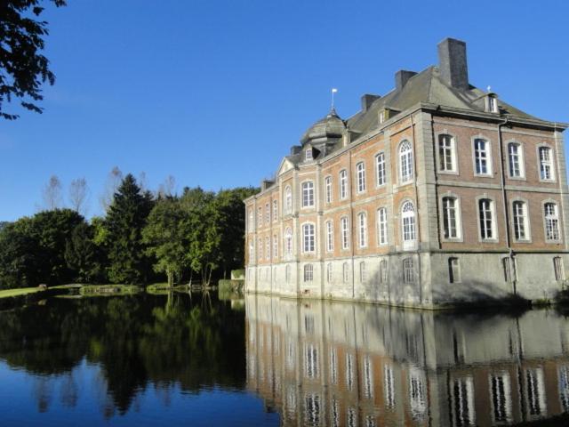 Chateau De Vierset Hotel Bagian luar foto